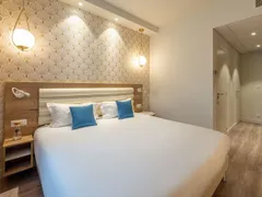 Brit Hotel Ker Lann Aéroport, Bruz : Chambre double et bureau