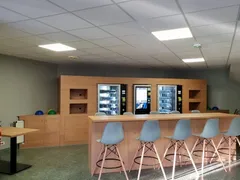 Crous Guyancourt, Guyancourt: Cafeteria, counter and stools