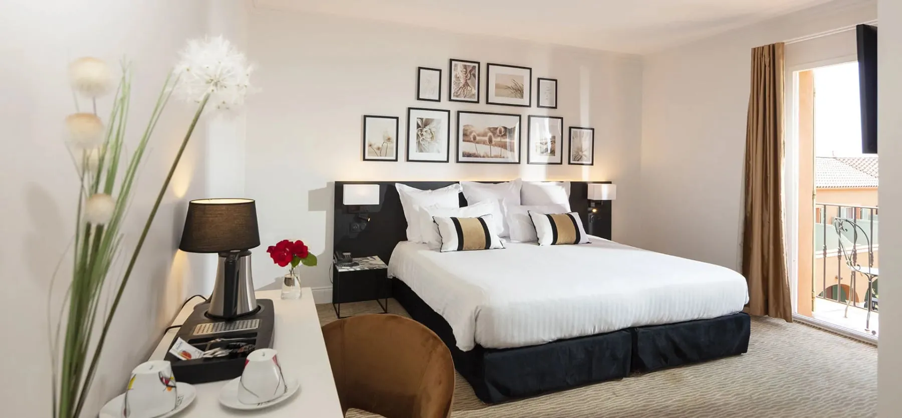 Palmyra Golf Hôtel, Le Cap d’Agde: Double room with black headboard