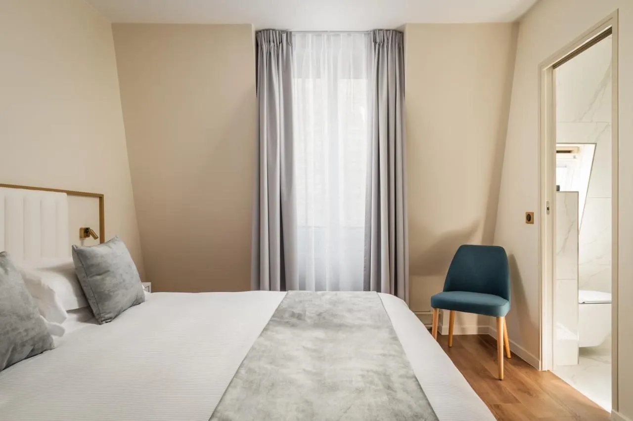 Chambre réalisée par HCI : Hôtel des 2 Avenues