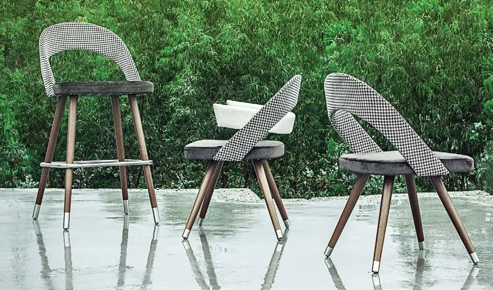 Chaise Mdina aux courbes élégantes